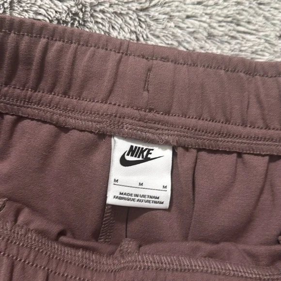 Nike - tech shorts - Picture 3 of 6
